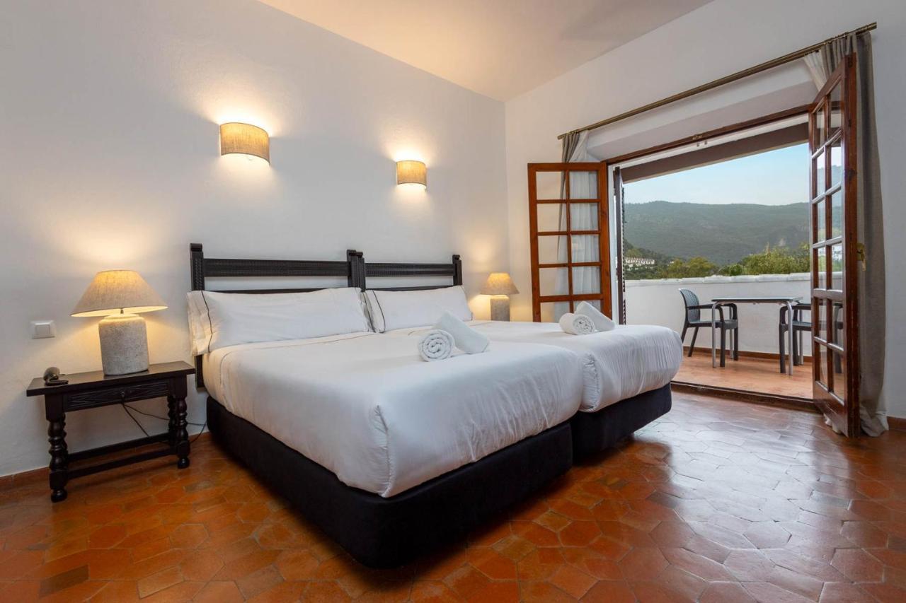Hotel Tugasa Las Truchas El Bosque Exterior photo